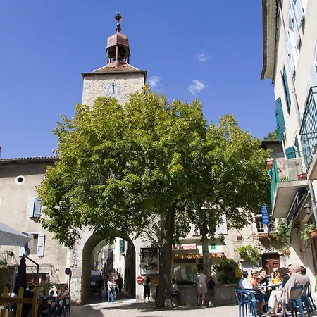 Le Dauphine *