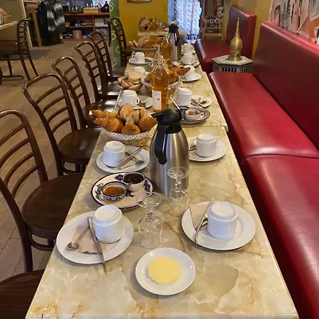 Le Dauphine Hotel *