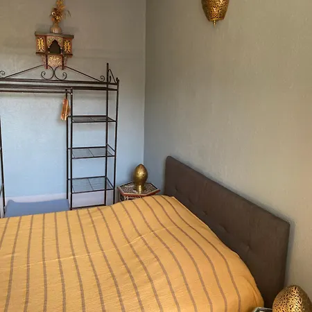 Le Dauphine Hotell *