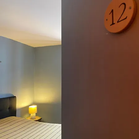 Le Dauphine Hotell *